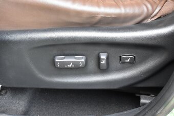 Kia Sorento 2.2 CRDI 145kw automat 4x4 7míst 2012 - 16