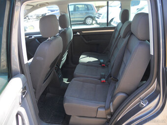 Volkswagen Touran 2.0 TDi 103Kw - 16