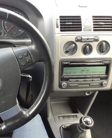 PRODÁNO - Volkswagen Touran II 1.6 Mpi 75 KW 9/2009 158tkm - 16