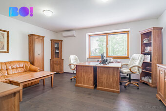 Prodej luxusní vily s výtahem, bazénem a soukromou wellness  - 16