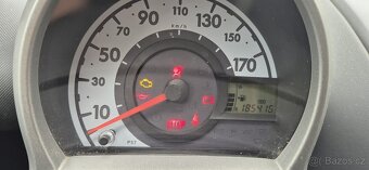 Peugeot 107 1.0 benzín r.v. 2009 - 16