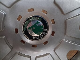 ORIG. POKLICE ŠKODA 15'', JEN 1 KS, ORIG. Č. 1Z0601147E MH - 16