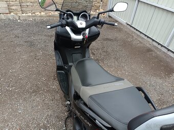 Yamaha x max 125i Cz doklady v ceně černý 2 - 16