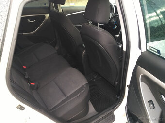 Hyundai i30 1.6i 88 kW - 16