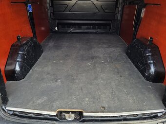FORD Transit CUSTOM VAN 2-místný L1H1 2.2 DCi 74kW - 16