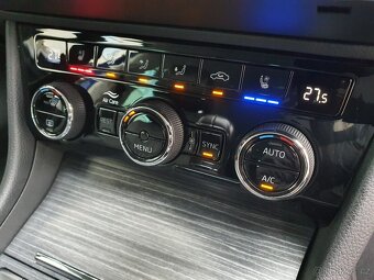 Škoda Superb 3 Combi Premium 110kW Man. - záruka Autodraft - 16