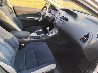 HONDA CIVIC UFO BENZÍN 1.8i 103KW SERVIS ROK VÝROBY 2008 - 16