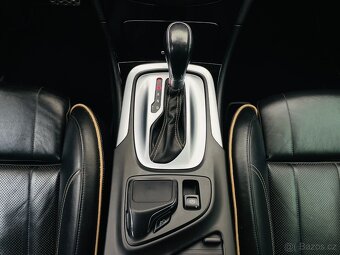 Opel Insignia 2.0CDTI 4x4 AUT VÝHŘEV KAMERA TAŽNÉ PLNÁ VÝBAV - 16