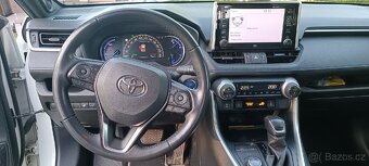 Toyota RAV4 2.5 Hybrid Selection 4x4 Čr - 16