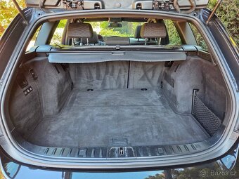 BMW 330i 200kw 6st. Manuál, M-paket,2011,panorama,navi - 16