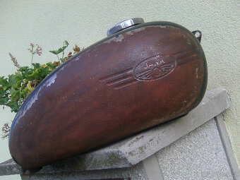 Jawa 350/360 - motor,výfuky s koleny,plechy pod z.blatník... - 16