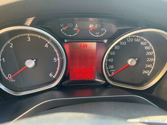 Ford Galaxy 2.0 tdci - 103 kw nafta, 7 míst, nová stk - 16