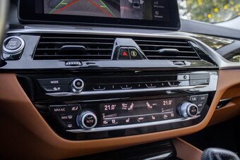 BMW Rad 5 530iX HEV G30 AT/8 2020 /AJ NA SPLÁTKY/PROTIÚČET - 16