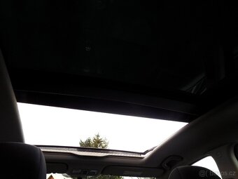 KIA Venga 1.4 CVVT PANORAMA, 2x kola, výhřev, digi klima - 16