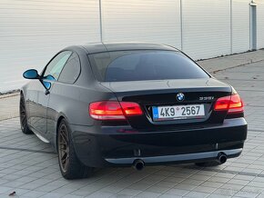 BMW E92 335i Manuál - 16