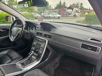 VOLVO XC70 2016 2.0D4 133kW SUMMUM,TEMPOMAT,VÝHŘEVY,SERVISKA - 16