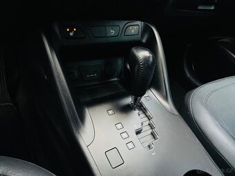 Hyundai ix35 2.0i BENZIN AUTOMAT VYHŘEV SERVISKA - 16