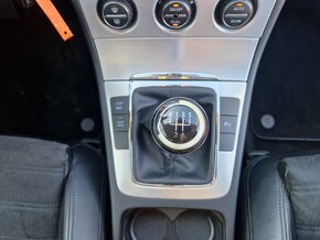 Volkswagen Passat 1,9 TDI 77 KW Highline - 16