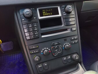 Volvo XC90 2,4 D AWD/servis/TOP/bezkoroze - 16