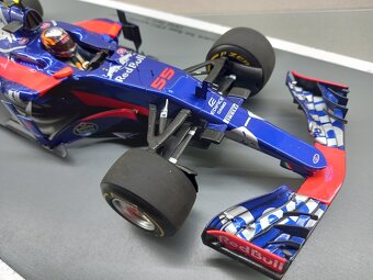 F1 TORO ROSSO STR12 AUSTRALIE 2017 CARLOS SAINZ SPARK 1:18 - 16