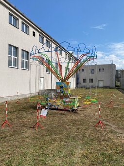 Nafukovací atrakce, skákací hrady, rodeo býk, kolotoč - 16