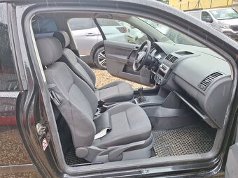 Volkswagen Polo 1.2i 12V 47KW S.Kniha - 16