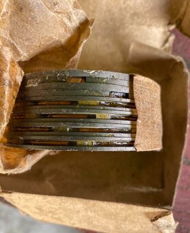 Originální nové díly z vojenského depozitu klika vačka válce - 16