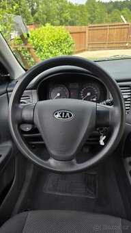 Kia Rio - 16