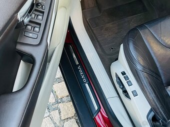 Volvo V40 T4 BENZÍN 132KW MAN KAMERA SERVISKA CROSS COUNTRY - 16