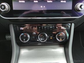 Škoda Superb III DSG STYLE MATRIX NAVI SENZORY TAŽNÉ - 16