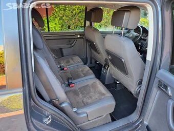 Touran 2.0TDI 103kW,Highline,7.míst,2014,1.maj.tažné,servisk - 16