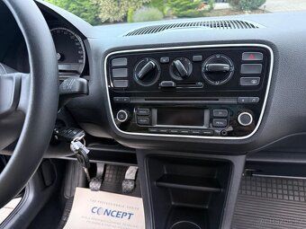 Volkswagen UP 1.0 MPi 5 dveří rok 2012 - 16