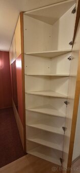 Předsiň - šatní skříň, botníky, skříňky - 16