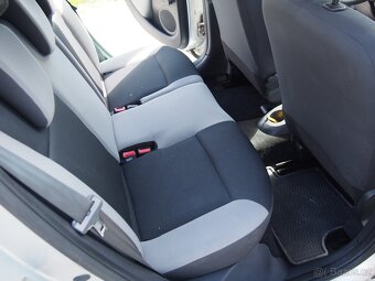 Renault clio combi 2010 - 16