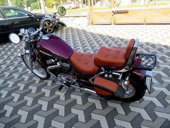 Suzuki VS 800 Intruder - 16