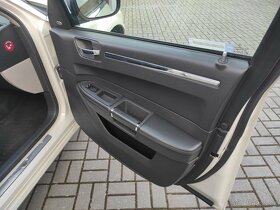 Chrysler 300C 5,7 Hemi - 16