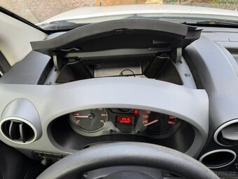 Peugeot Partner 1.6 1.MAJ. ČR DPH NEBOURÁN - 16