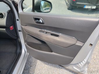 Peugeot 5008
1.6 - 16