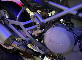 Ducati monster 600 - 16