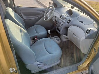 Toyota Yaris 1.0 - 16