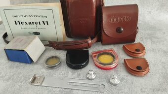 Starý fotoaparat Flexaret s příslušenstvím - 16