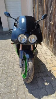 Kawasaki ZXR 750J - 16