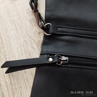 Dámská černá crossbody kabelka RIEKER
H1107-00 černá W0 - 16