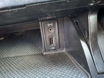 Volkswagen Golf DSG 1,6 85 KW 2 MAJ CZ - 16
