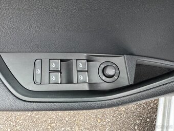 Škoda Superb 2,0 TDI 110 KW DSG - 16