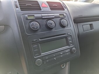 Volkswagen Touran, 1.6 FSI, 85kW, 7 míst. - 16