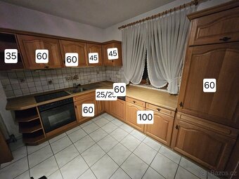 Masivní kuchyňská linka se spotřebiči - 16