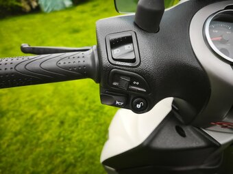 Piaggio Beverly 350 i.e. ABS/ASR Sport Touring (2016) TOP, 7 - 16