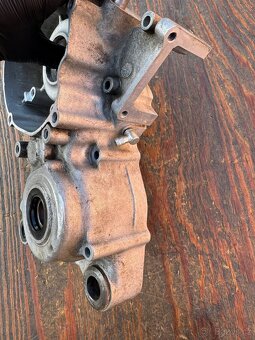 Komplet klikové skříně levý pravý blok kartery Yamaha YZ 125 - 16