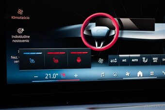 BMW Rad 5 Touring 540d xDrive 210kw v ZÁRUKE - 16